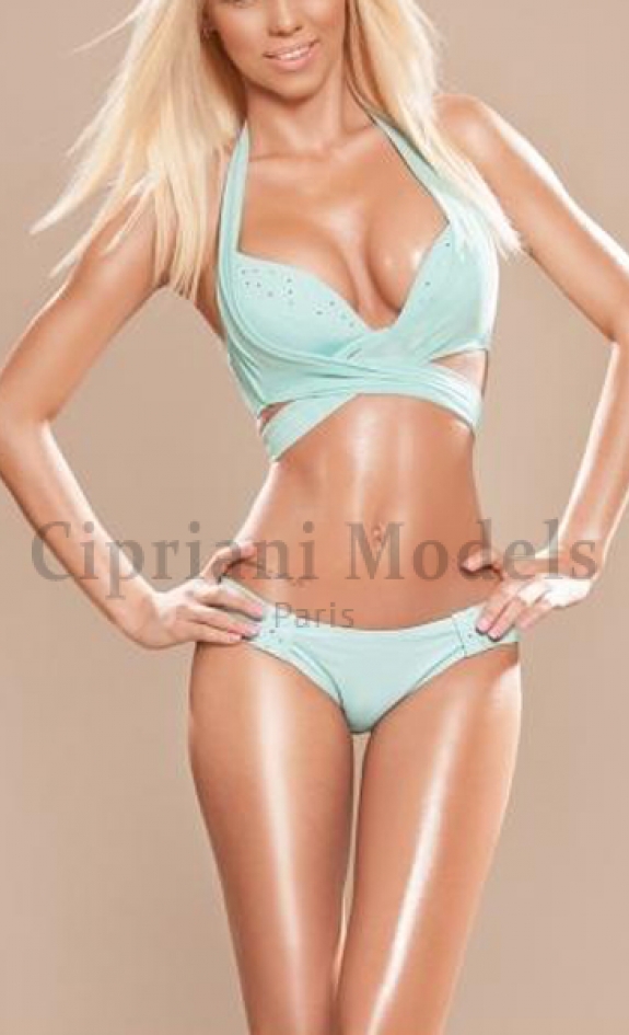 Exclusive Paris escorts model Céline, VIP refined French GFE escort date in Paris